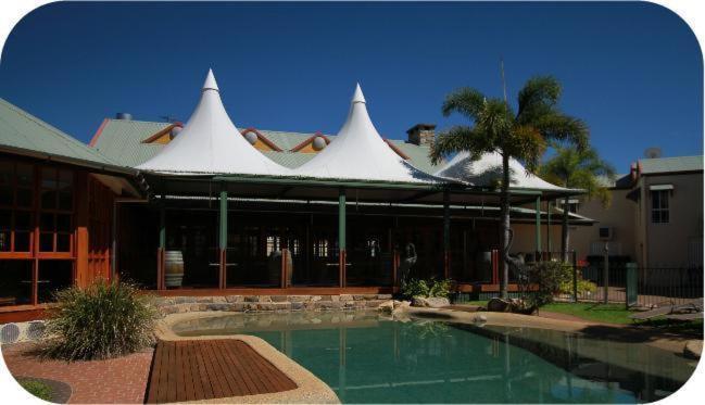 Tinaroo Lake Resort Exteriör bild